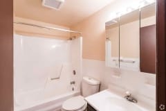 w020-wynterbrooke-apartments-hamburg-ny-2br-1ba-900sf-bathroom